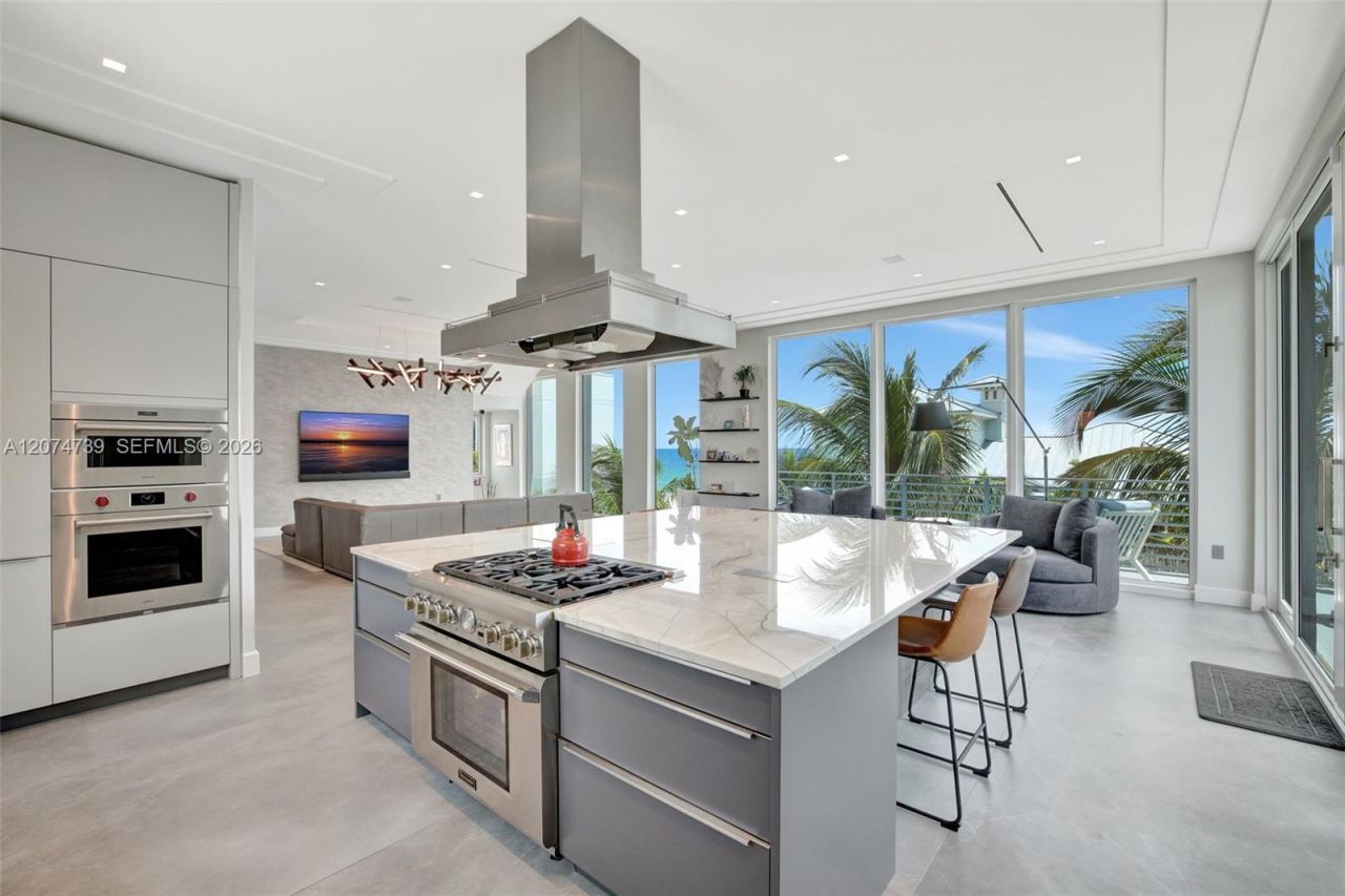 305 Oak St , Hollywood, FL 33019 Photo