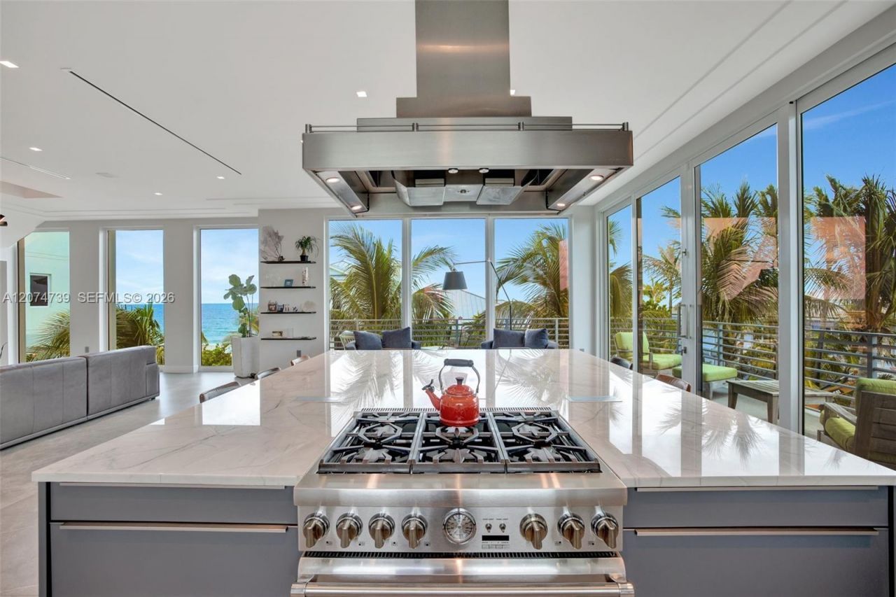 305 Oak St , Hollywood, FL 33019 Photo