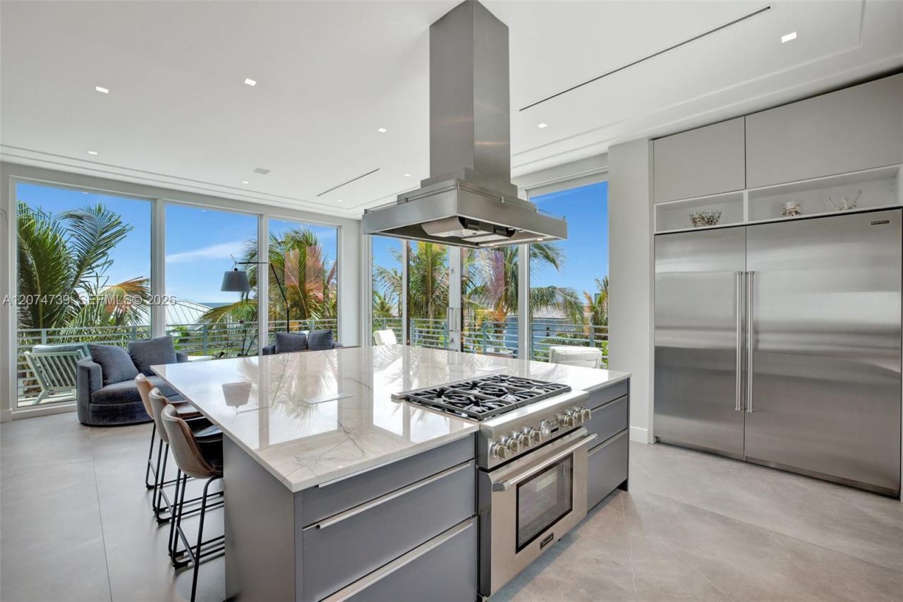 305 Oak St , Hollywood, FL 33019 Photo