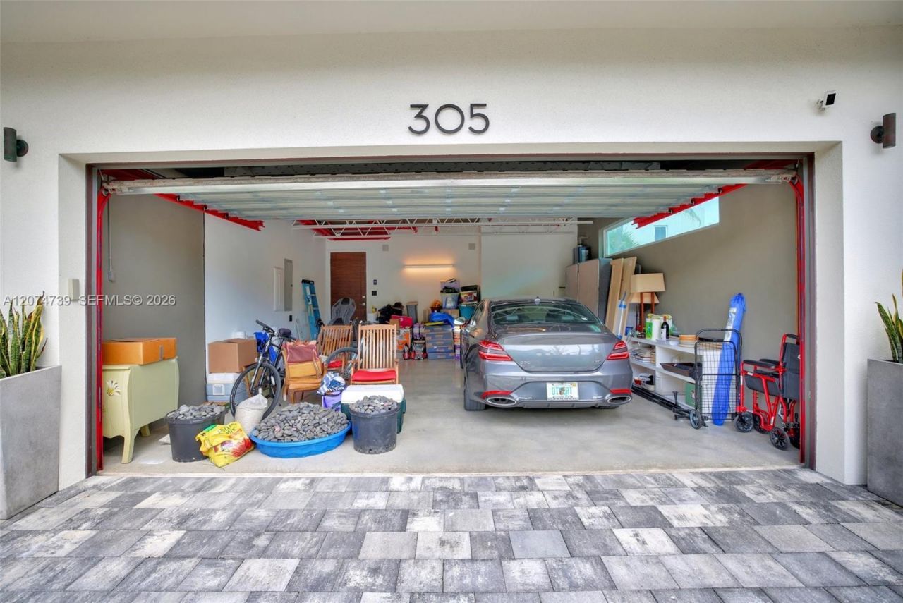 305 Oak St , Hollywood, FL 33019 Photo