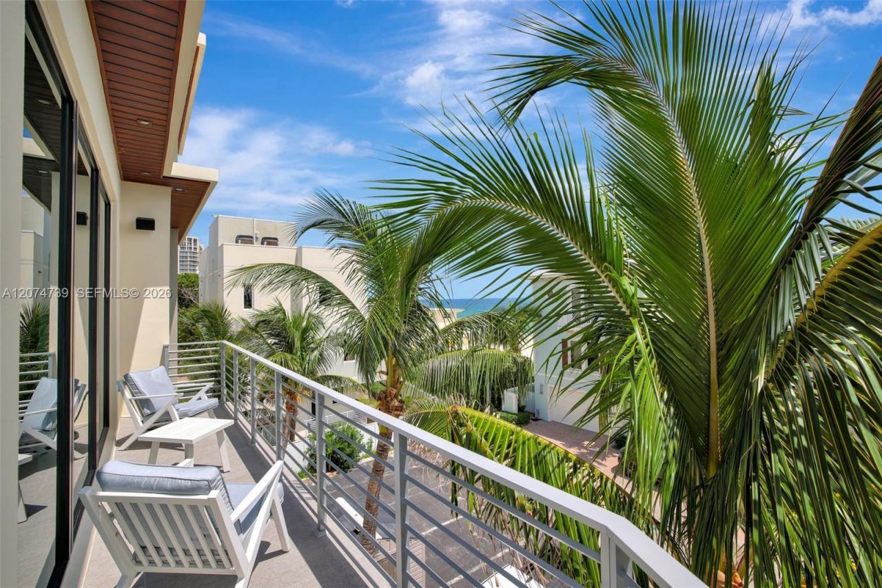 305 Oak St , Hollywood, FL 33019 Photo