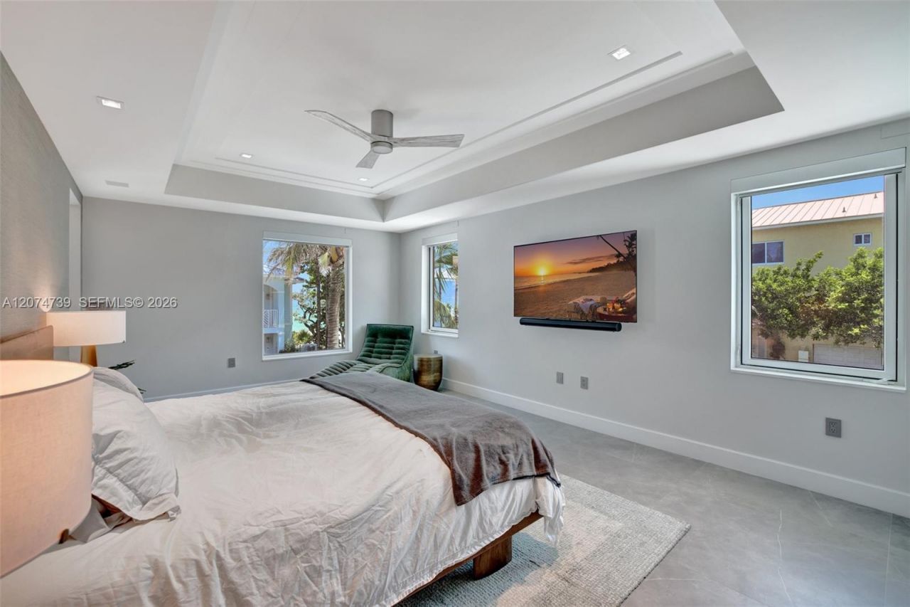 305 Oak St , Hollywood, FL 33019 Photo