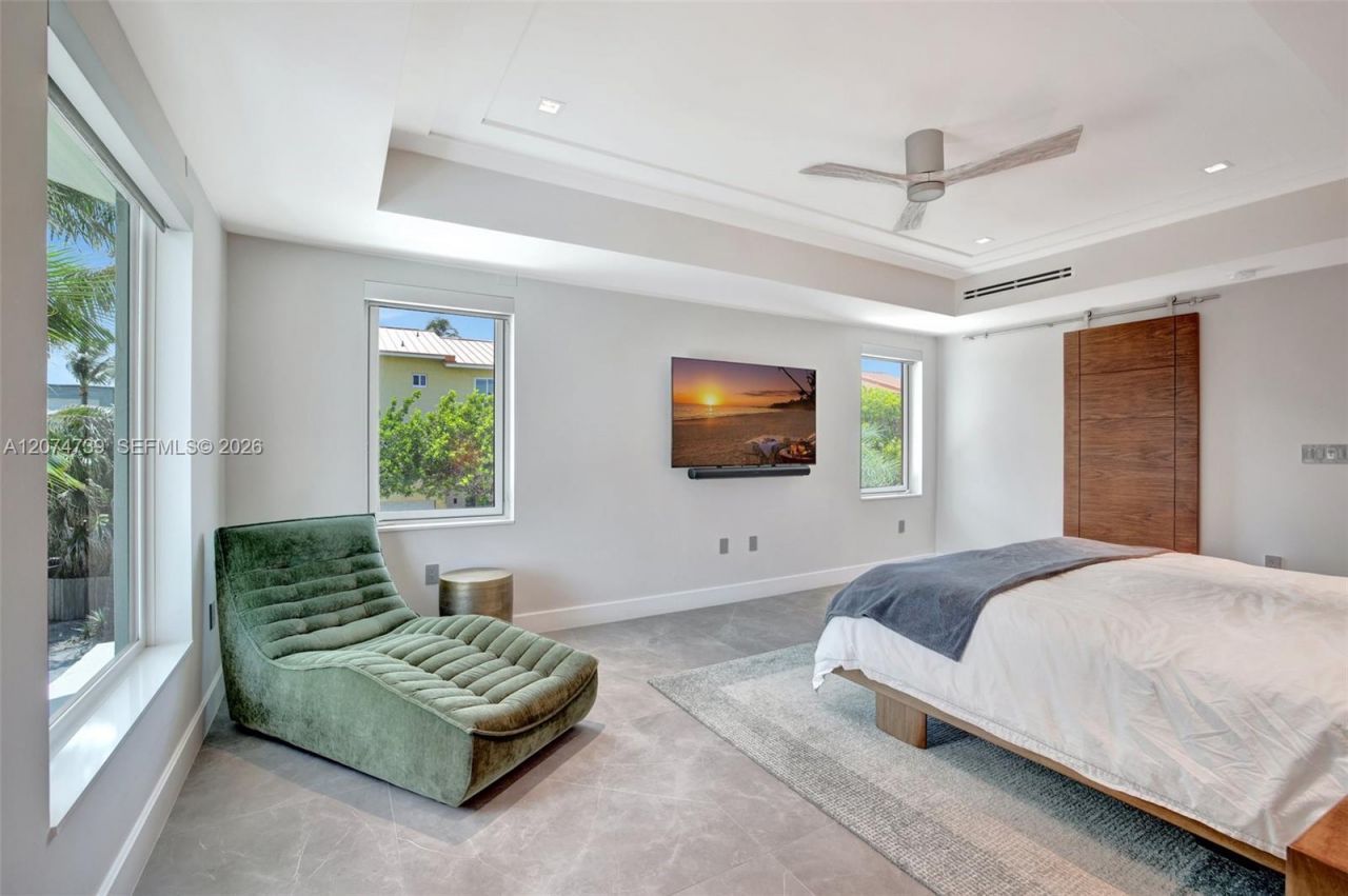 305 Oak St , Hollywood, FL 33019 Photo