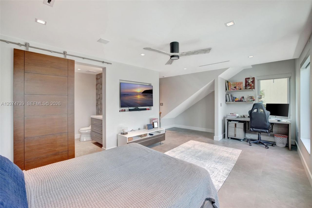 305 Oak St , Hollywood, FL 33019 Photo