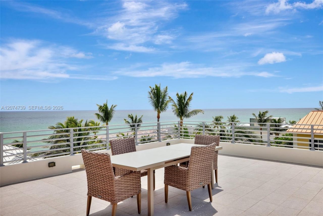 305 Oak St , Hollywood, FL 33019 Photo