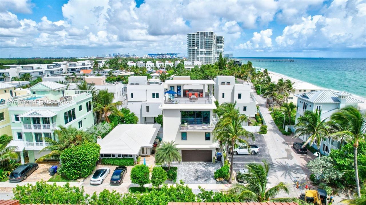 305 Oak St , Hollywood, FL 33019 Photo