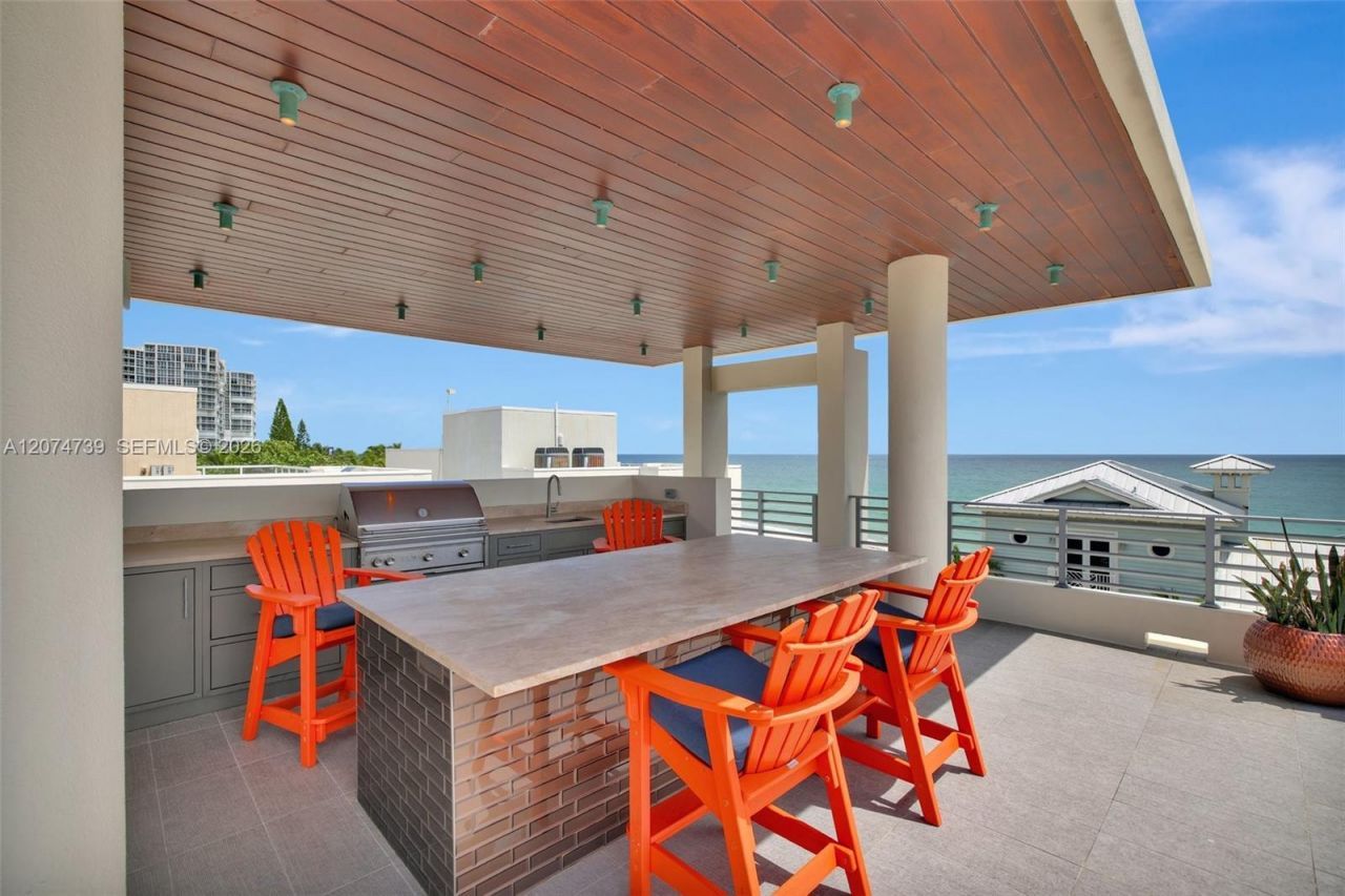 305 Oak St , Hollywood, FL 33019 Photo