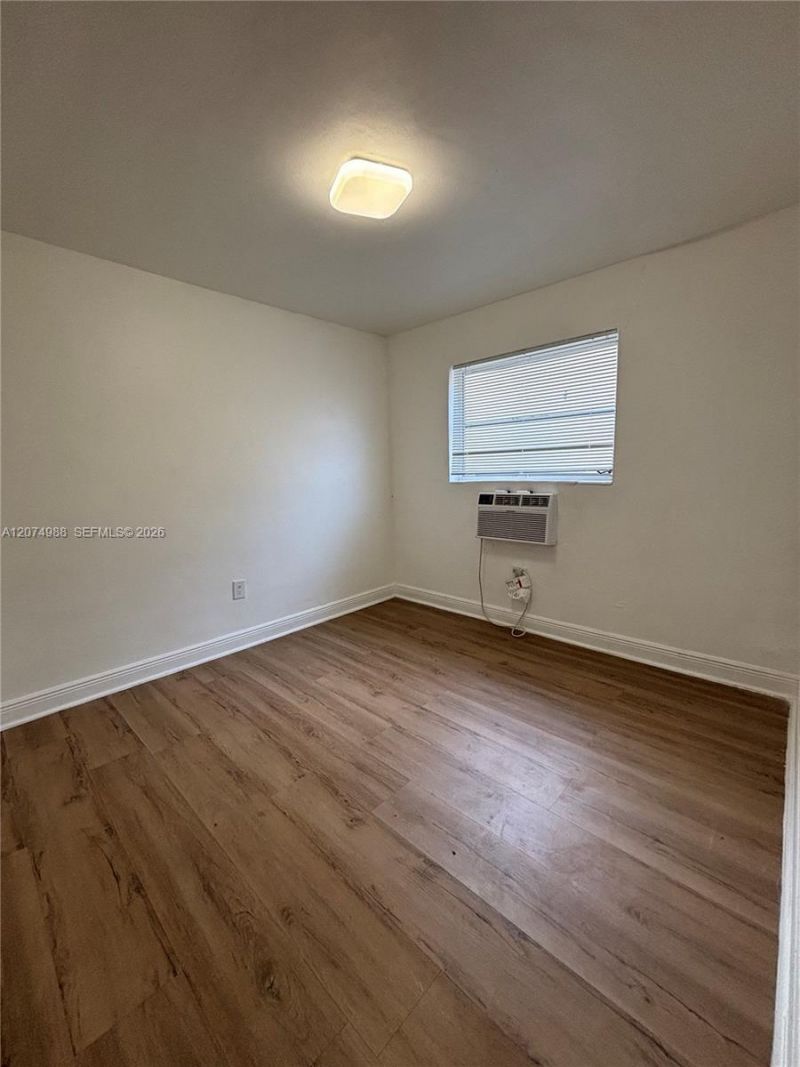 951 SW 5th St, Unit 1, Miami, FL 33130 Photo