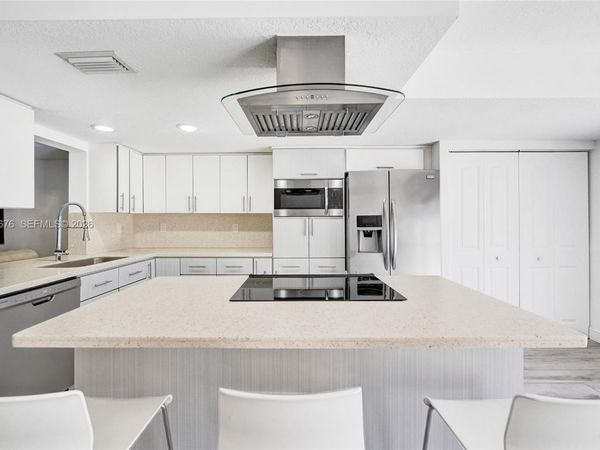 2716 NE 8th St, Unit 2716, Hallandale Beach, FL 33009