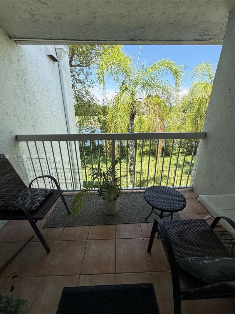 4974 NW 97th Pl , Unit 310, Doral, FL 33178 Photo
