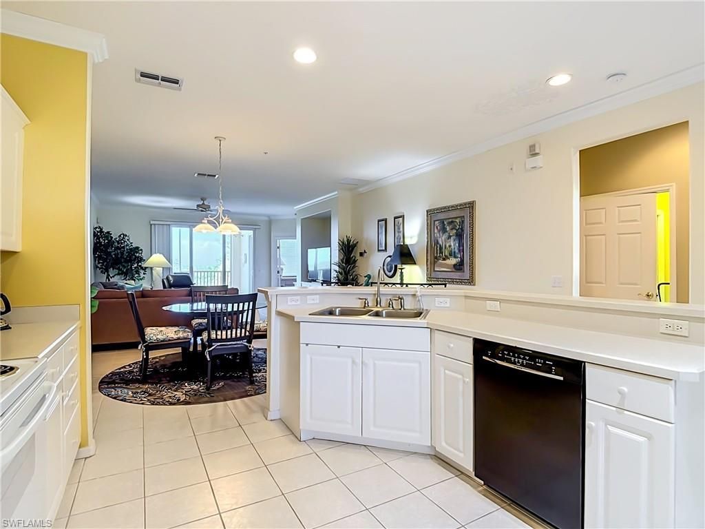 20061 Sanibel View Cir, Unit 203, Fort Myers, FL 33908 Photo