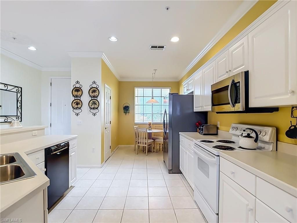 20061 Sanibel View Cir, Unit 203, Fort Myers, FL 33908 Photo