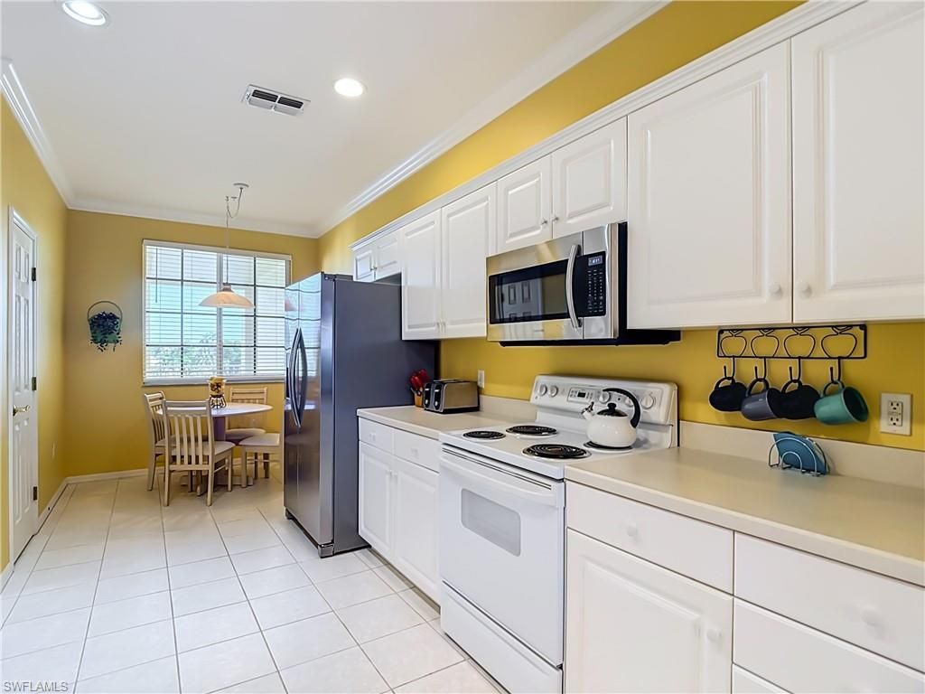 20061 Sanibel View Cir, Unit 203, Fort Myers, FL 33908 Photo