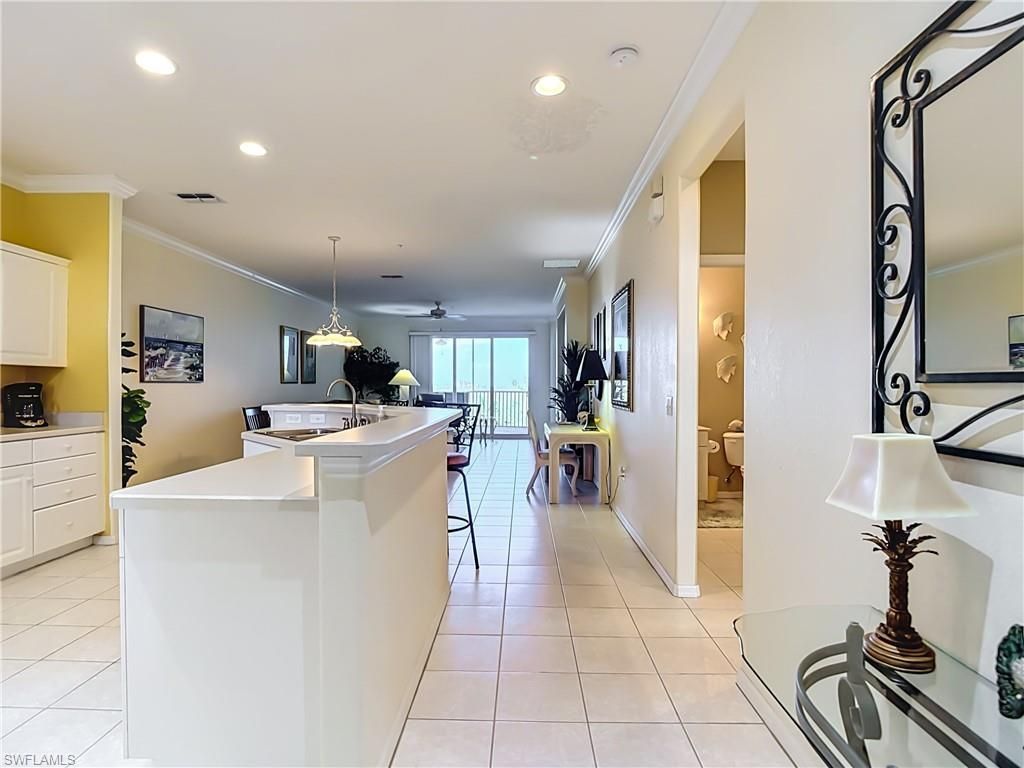 20061 Sanibel View Cir, Unit 203, Fort Myers, FL 33908 Photo