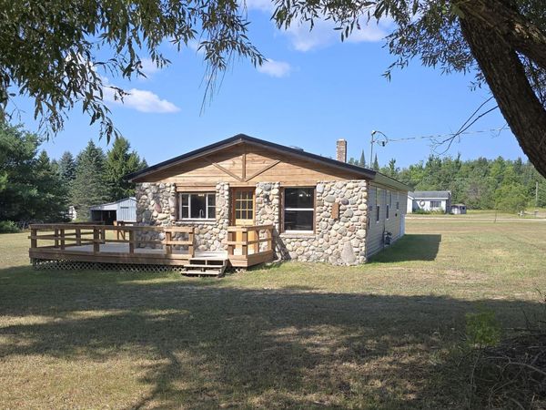 9980 Old US Highway 27, Vanderbilt, MI 49795