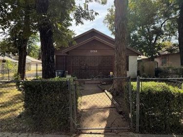 2014 Arizona Avenue , Dallas, TX 75216
