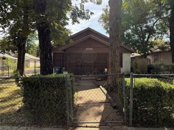 2014 Arizona Avenue , Dallas, TX 75216