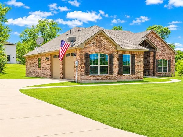 105 Crepe Myrtle, Corsicana, TX 75109
