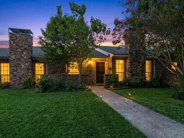 1513 Cherrycrest Street, Dallas, TX 75228