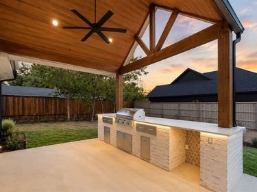 5304 Chippewa Drive, Dallas, TX 75212