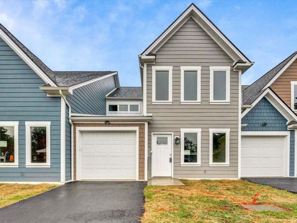 132 W Calhoun ST , Salem, VA 24153