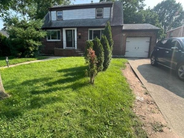 80 Circle Drway, Teaneck, NJ 07666