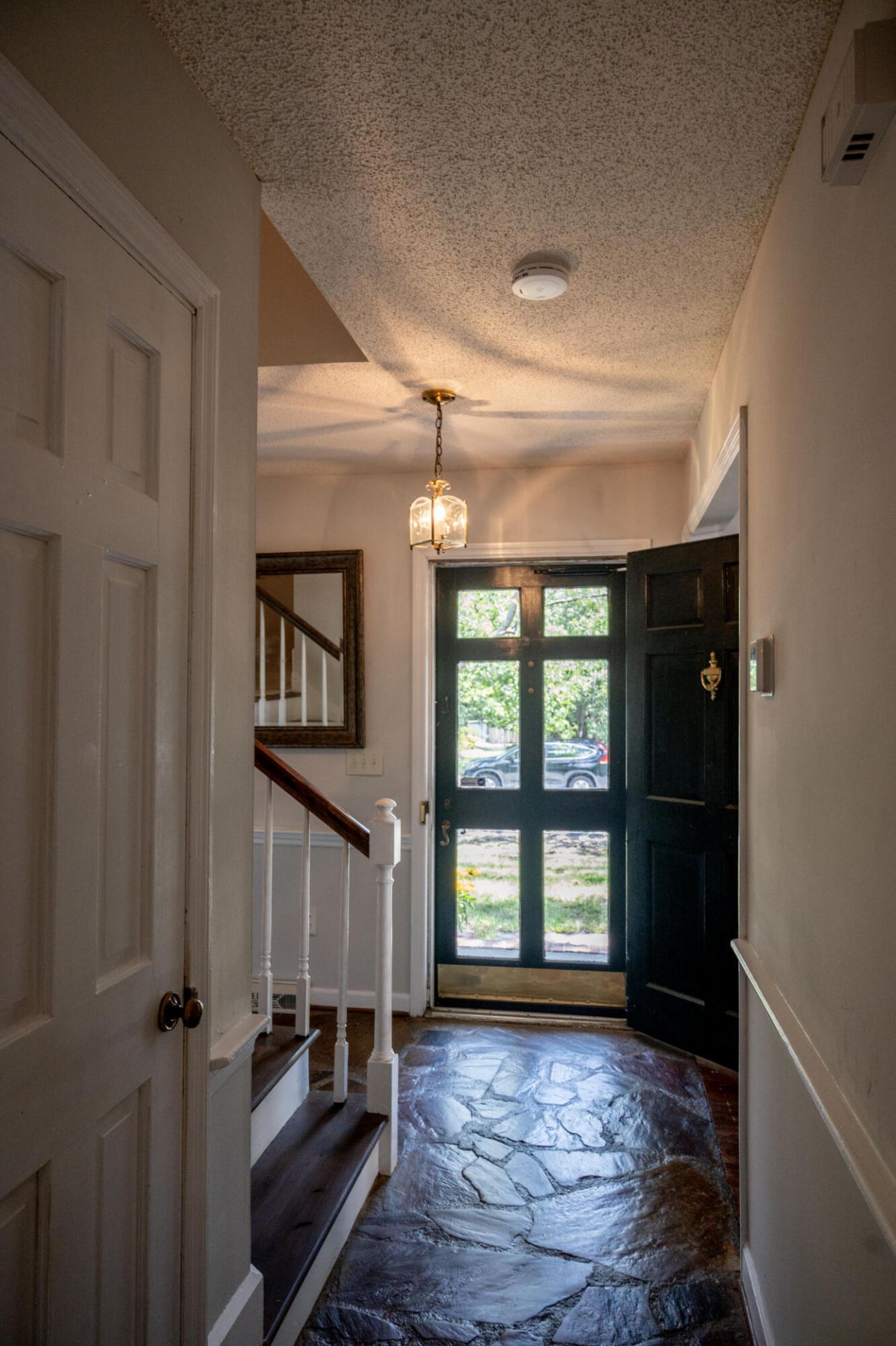611 Beauregard Street Photo 4
