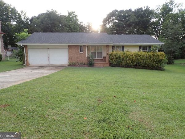 8295 Valley Stream Drive, Jonesboro, GA 30236