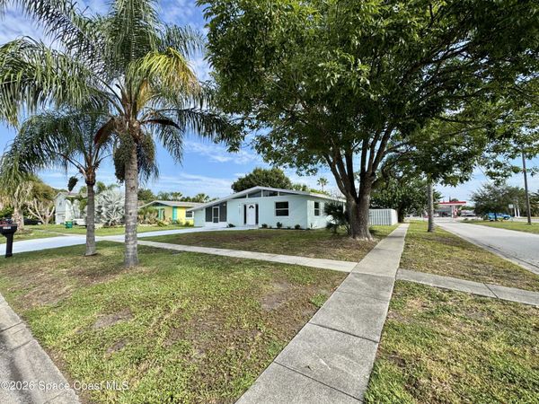 2252 Laden Road , Melbourne, FL 32935