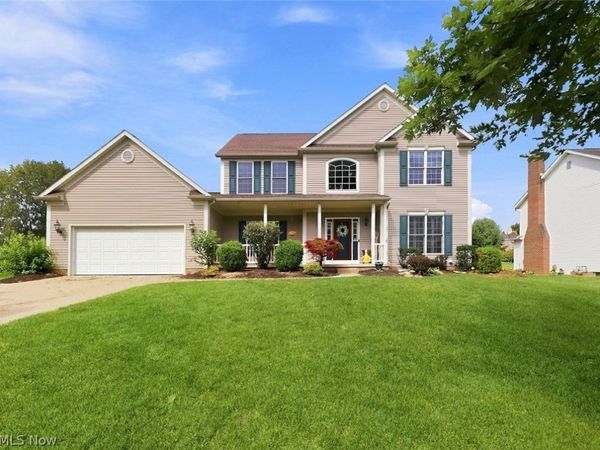 11065 Dunsby Avenue NW, Uniontown, OH 44685
