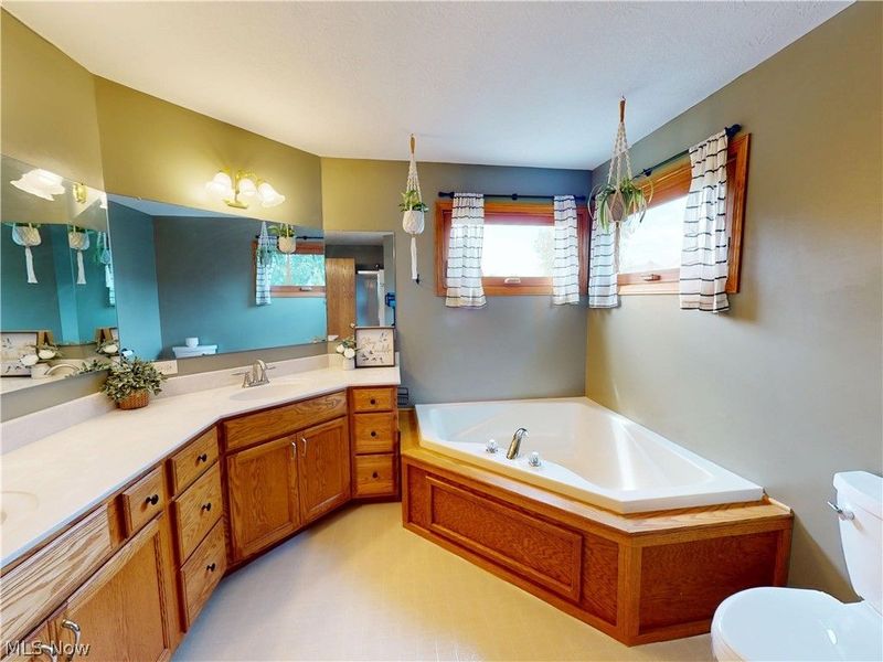 11065 Dunsby Avenue NW, Uniontown, OH 44685 Photo 17