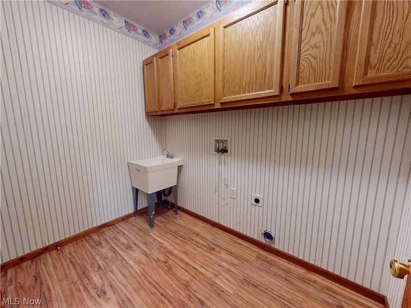 11065 Dunsby Avenue NW, Uniontown, OH 44685 Photo 29