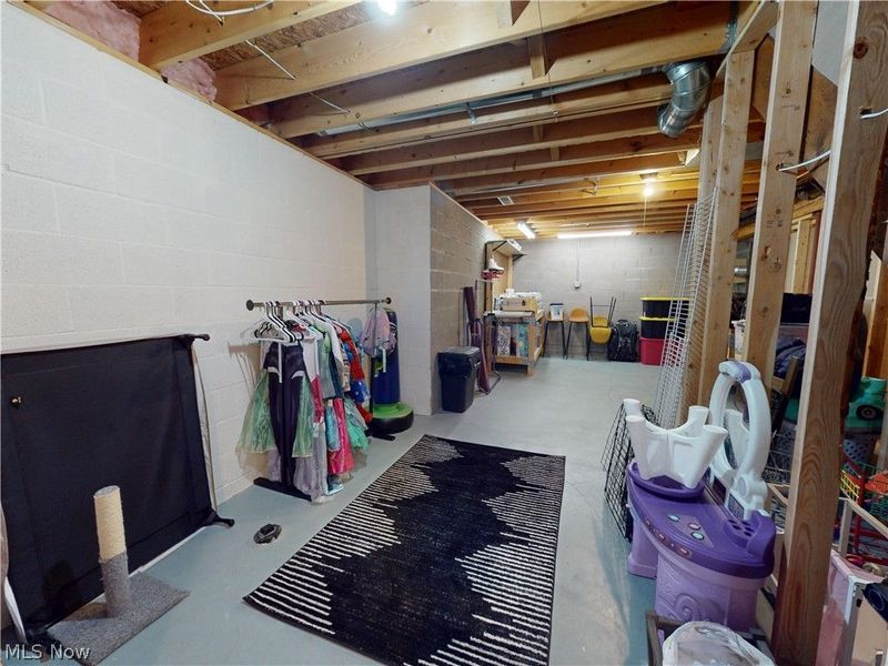 11065 Dunsby Avenue NW, Uniontown, OH 44685 Photo 34