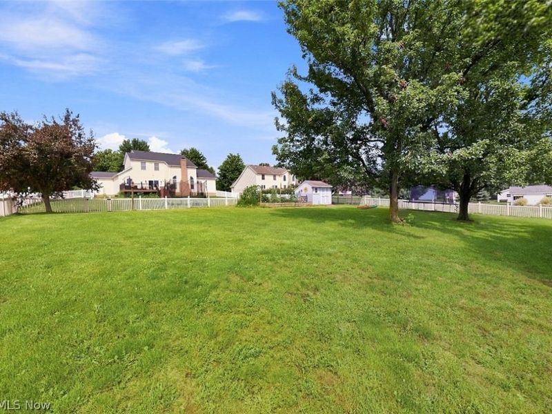 11065 Dunsby Avenue NW, Uniontown, OH 44685 Photo 41