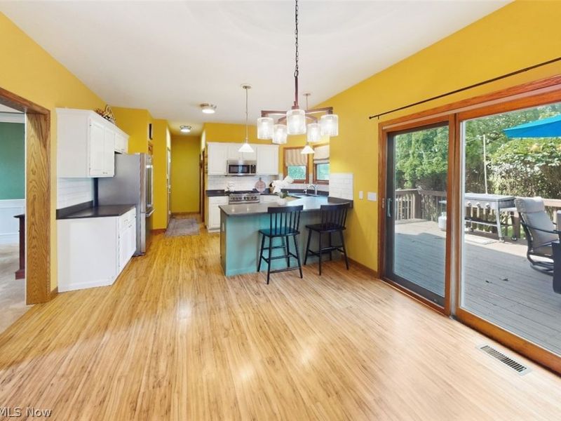11065 Dunsby Avenue NW, Uniontown, OH 44685 Photo 9
