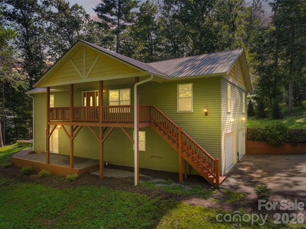 11 Tahchee Trail, Fletcher, NC 28732
