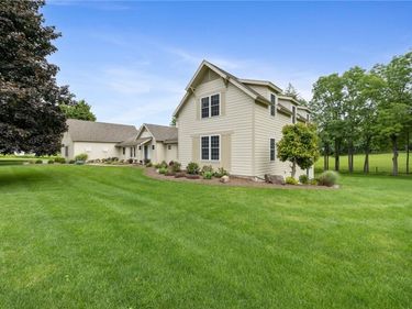 326 W Bloomfield Road, Pittsford, NY 14534