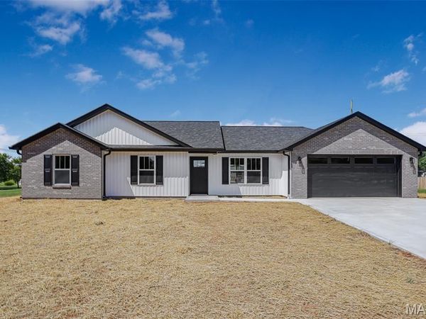 114 Holmes Street , Fredericktown, MO 63645