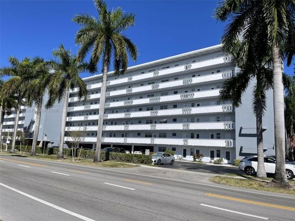1000 NE 14th Ave , Unit 211, Hallandale Beach, FL 33009