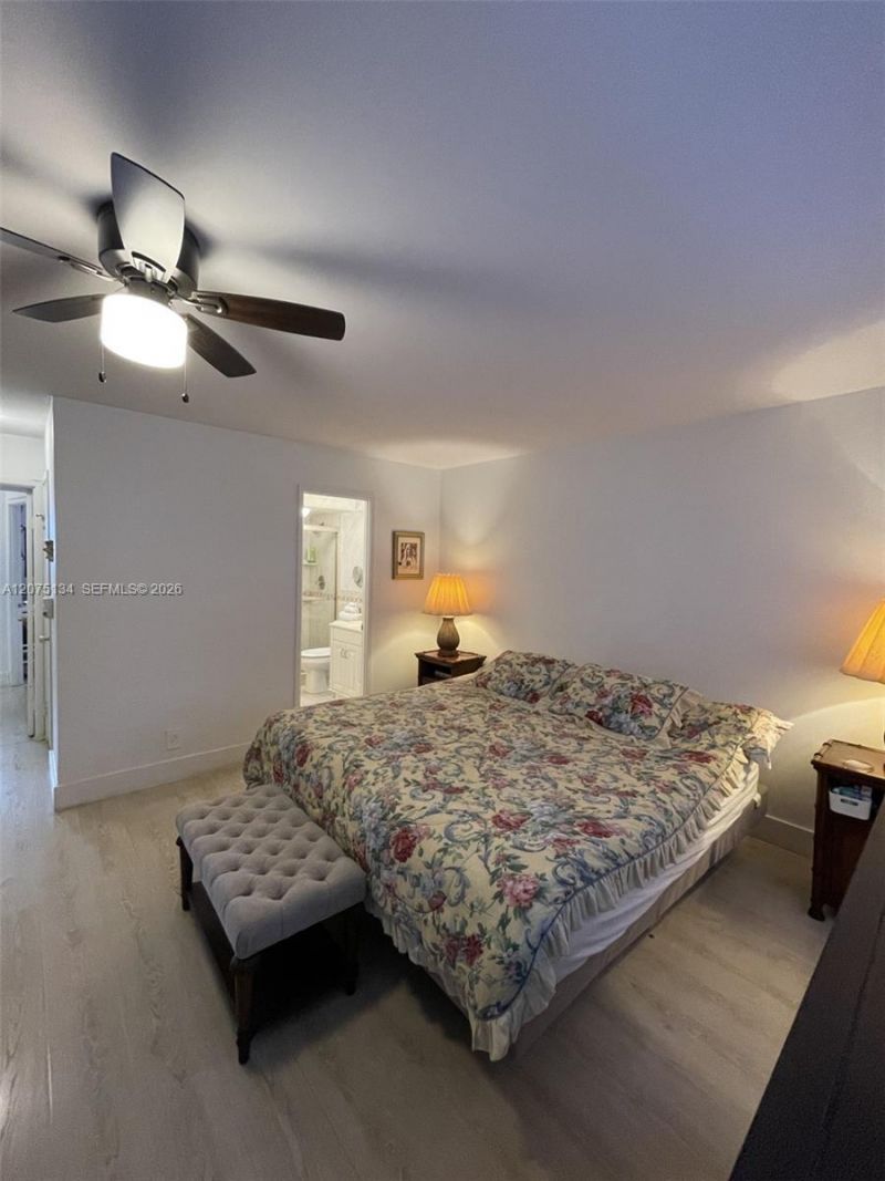 1000 NE 14th Ave , Unit 211, Hallandale Beach, FL 33009 Photo