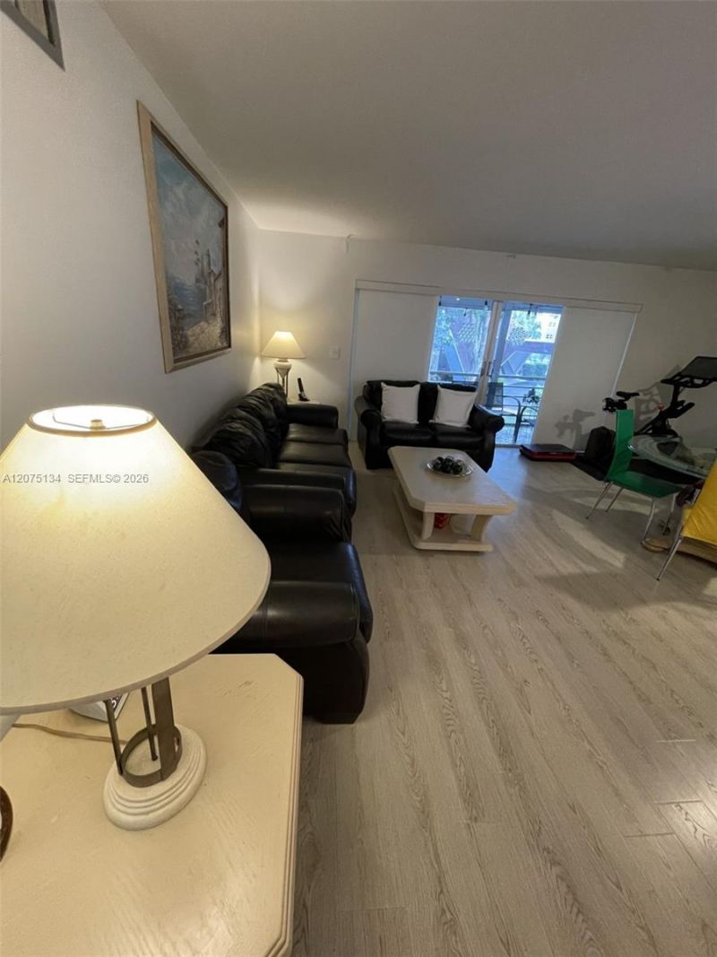 1000 NE 14th Ave , Unit 211, Hallandale Beach, FL 33009 Photo