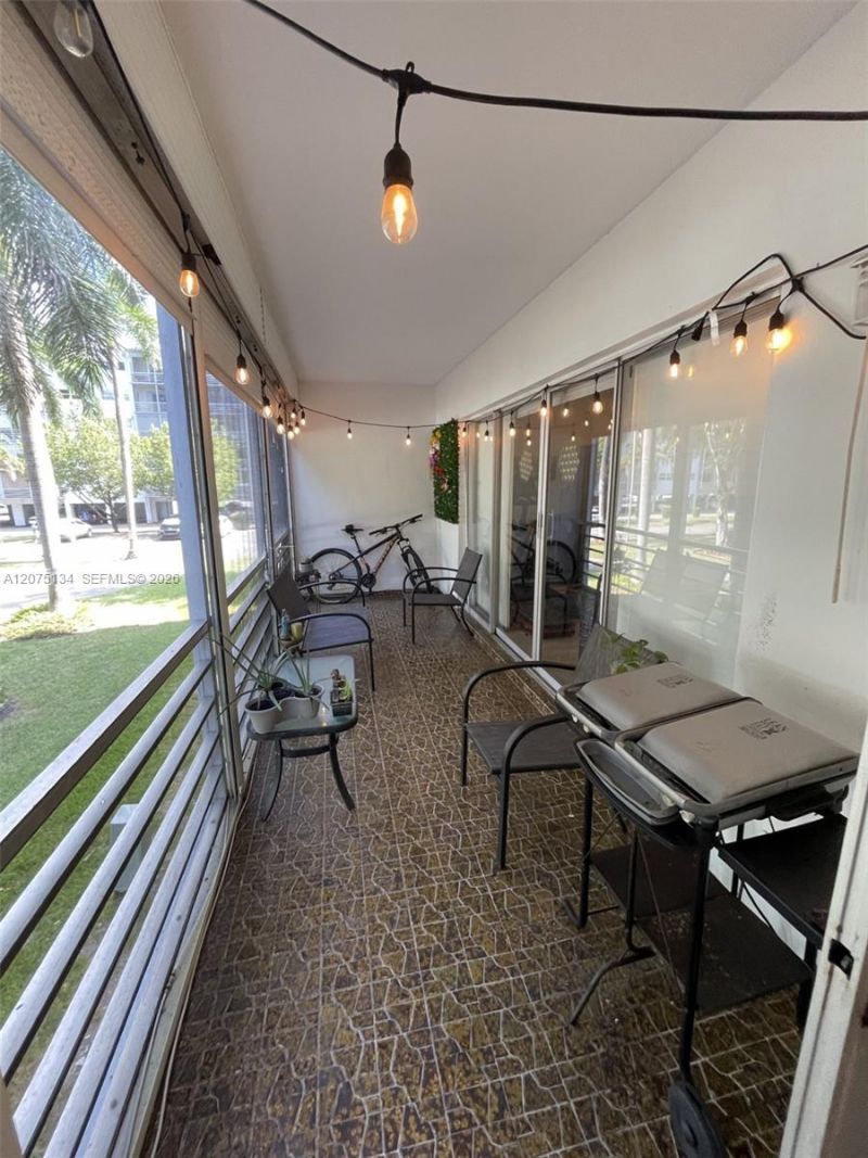 1000 NE 14th Ave , Unit 211, Hallandale Beach, FL 33009 Photo