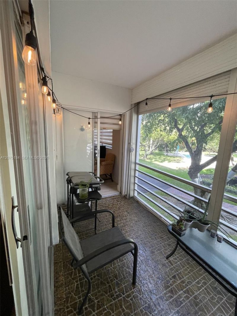 1000 NE 14th Ave , Unit 211, Hallandale Beach, FL 33009 Photo