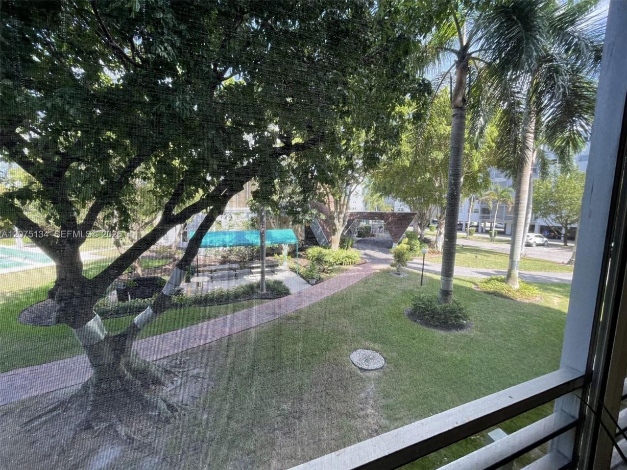 1000 NE 14th Ave , Unit 211, Hallandale Beach, FL 33009 Photo