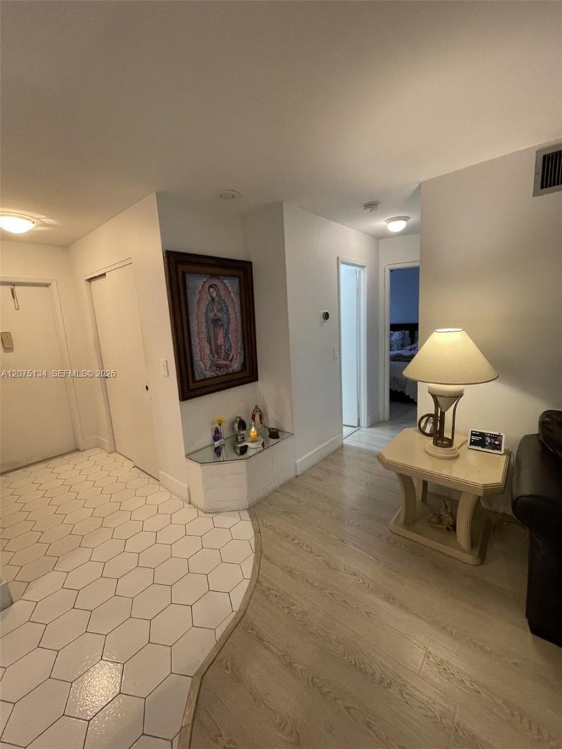 1000 NE 14th Ave , Unit 211, Hallandale Beach, FL 33009 Photo