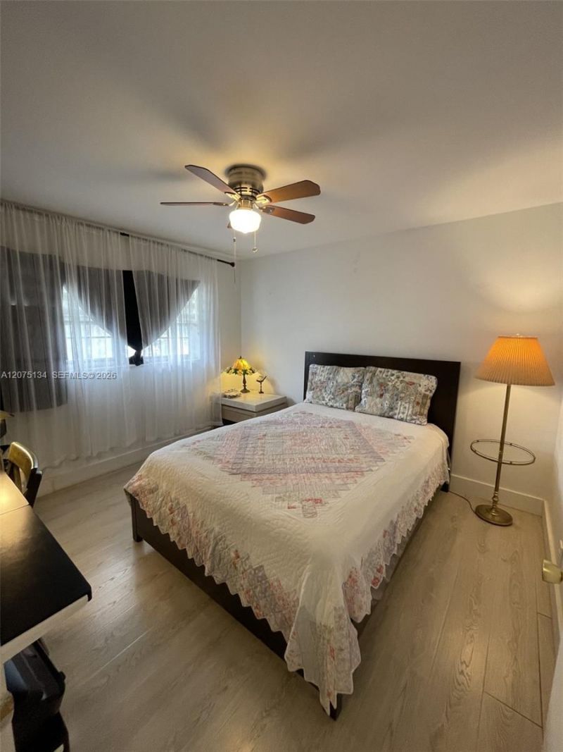 1000 NE 14th Ave , Unit 211, Hallandale Beach, FL 33009 Photo