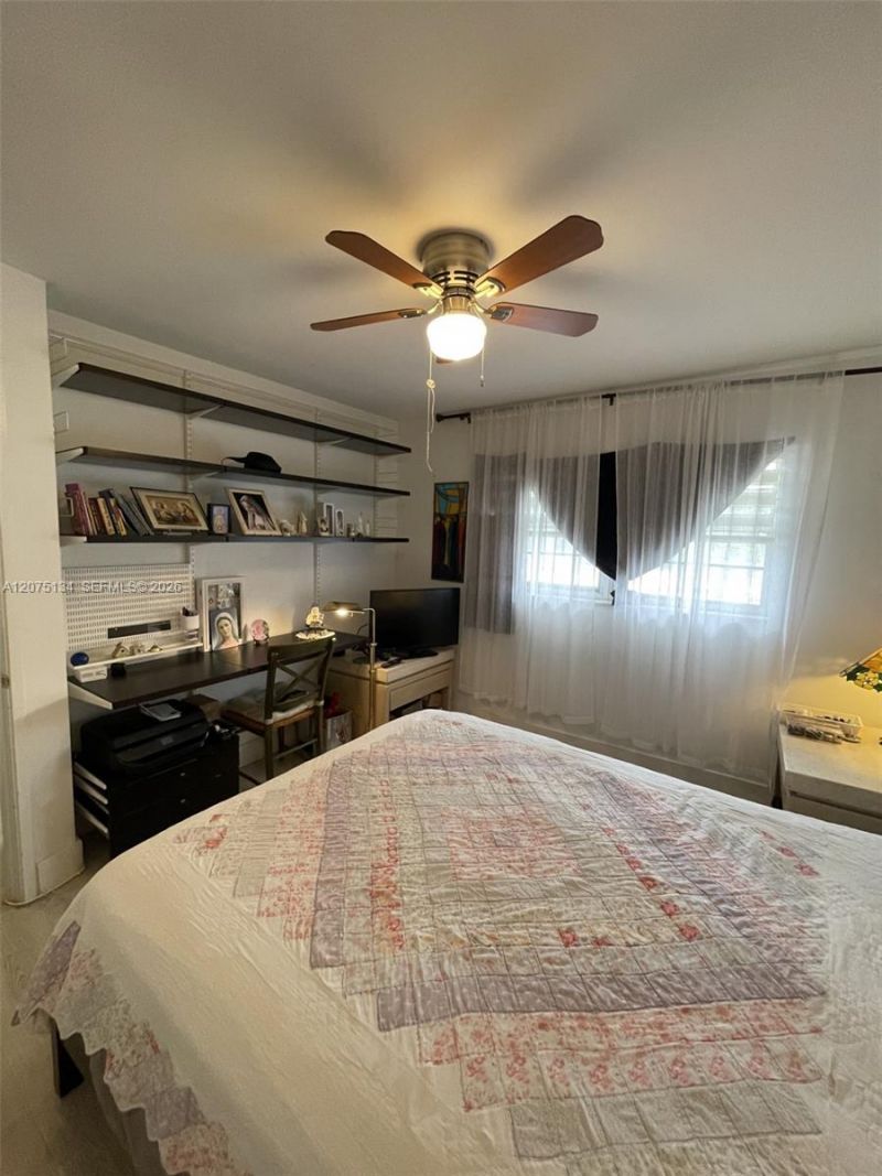 1000 NE 14th Ave , Unit 211, Hallandale Beach, FL 33009 Photo