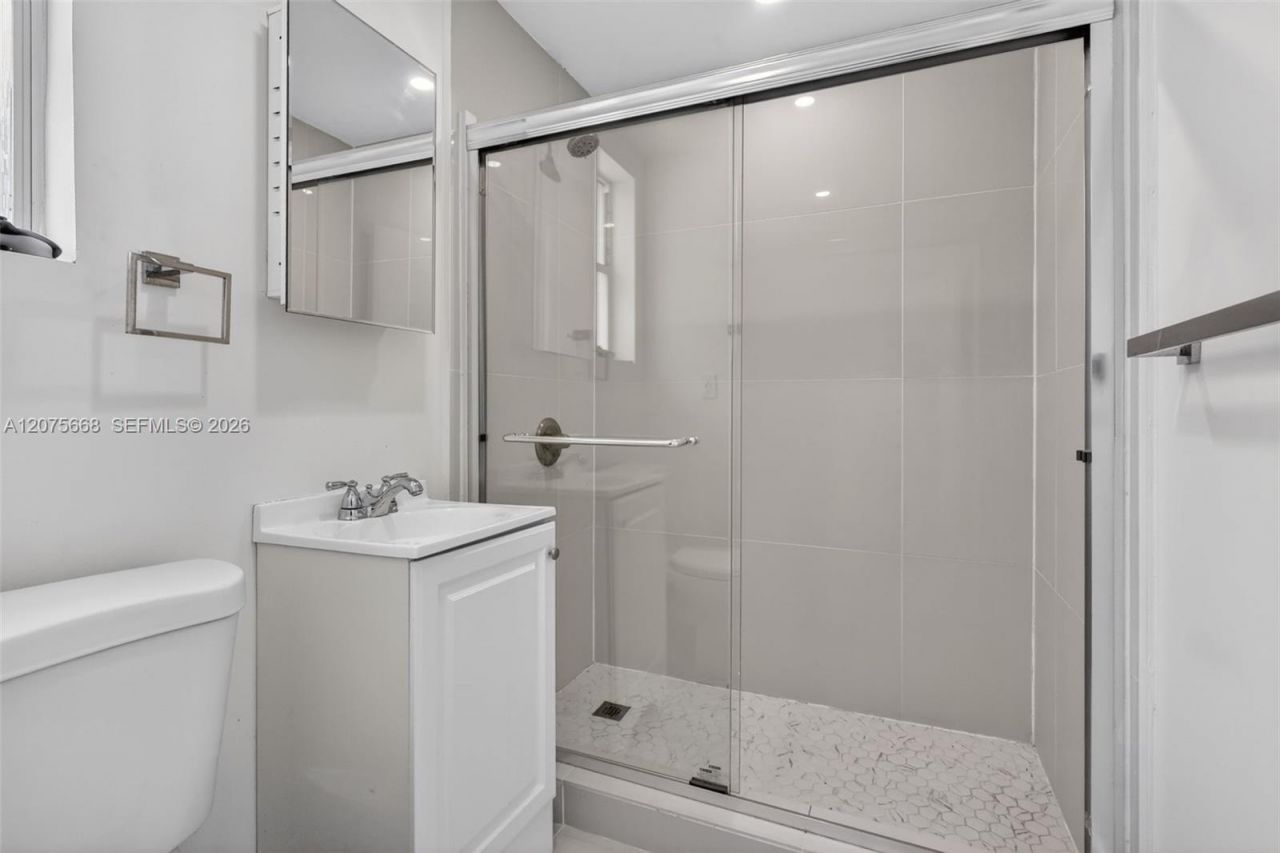 1446 Lenox Ave , Unit 5, Miami Beach, FL 33139 Photo