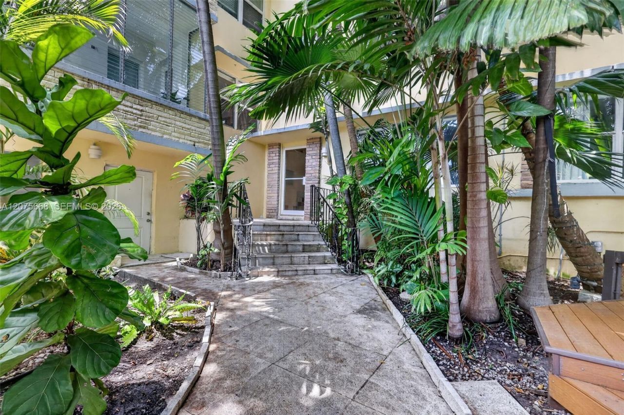 1446 Lenox Ave , Unit 5, Miami Beach, FL 33139 Photo
