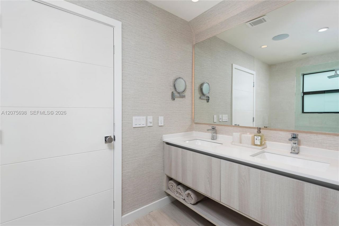 8834 Abbott Ave , Surfside, FL 33154 Photo